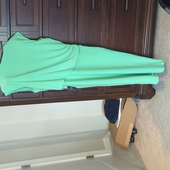 Green express dress with tulip hem M - Picture 3 of 3